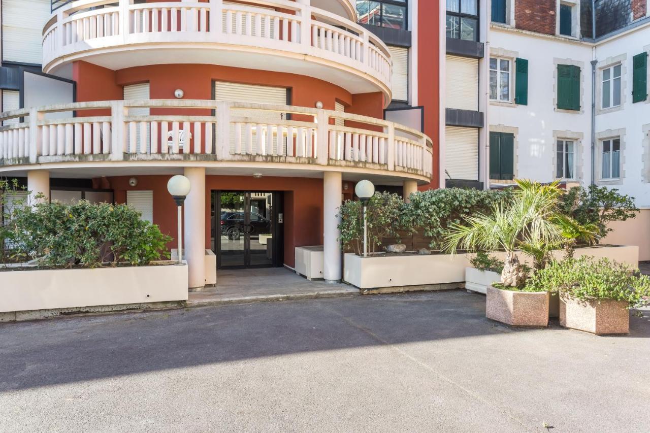 Le Queen Victoria Apartment Biarritz Bagian luar foto